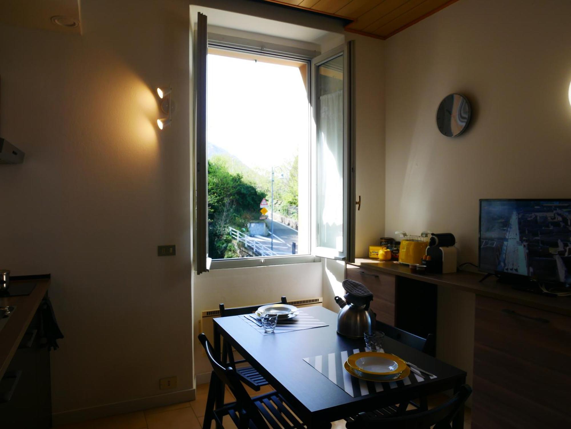 La Riva Appartamento Perledo ภายนอก รูปภาพ